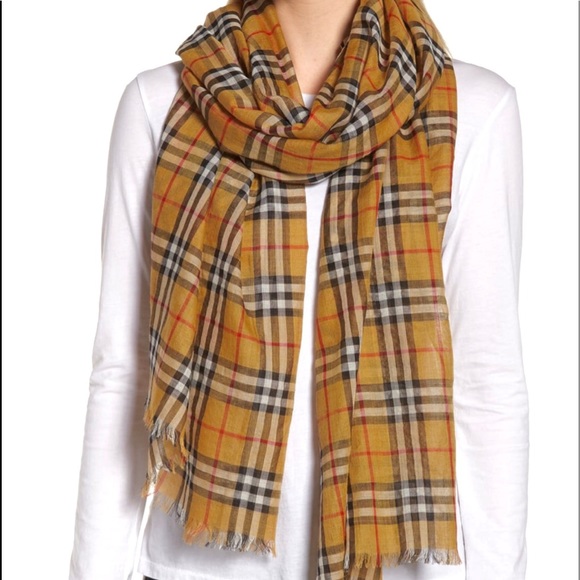 🔥ON HOLD! ❤️AUTHENTIC SUPER RARE BURBERRY TRENDY VINTAGE-TARTAN SCARF! - Picture 4 of 4